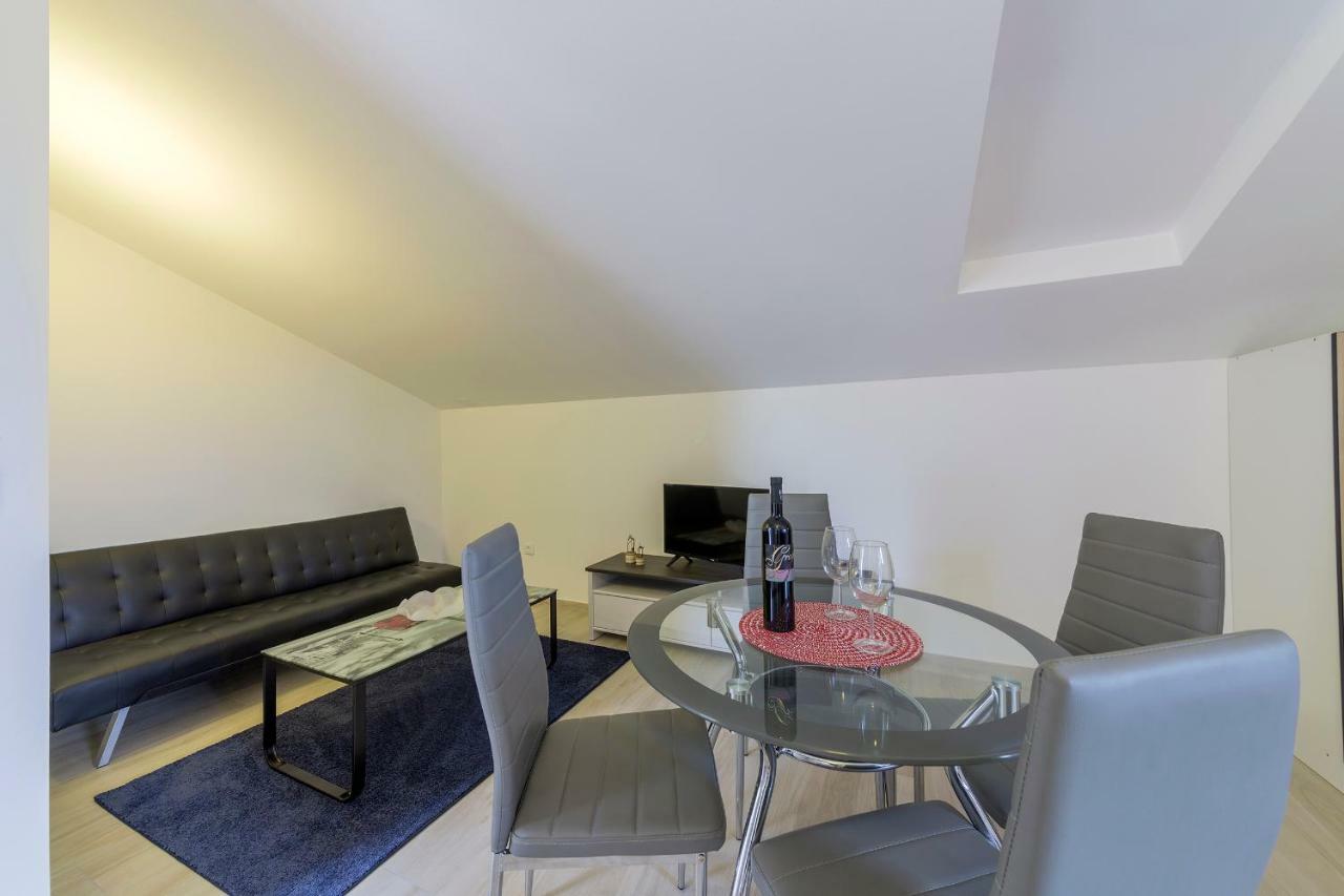 Apartmani Suzi Pula Exteriör bild