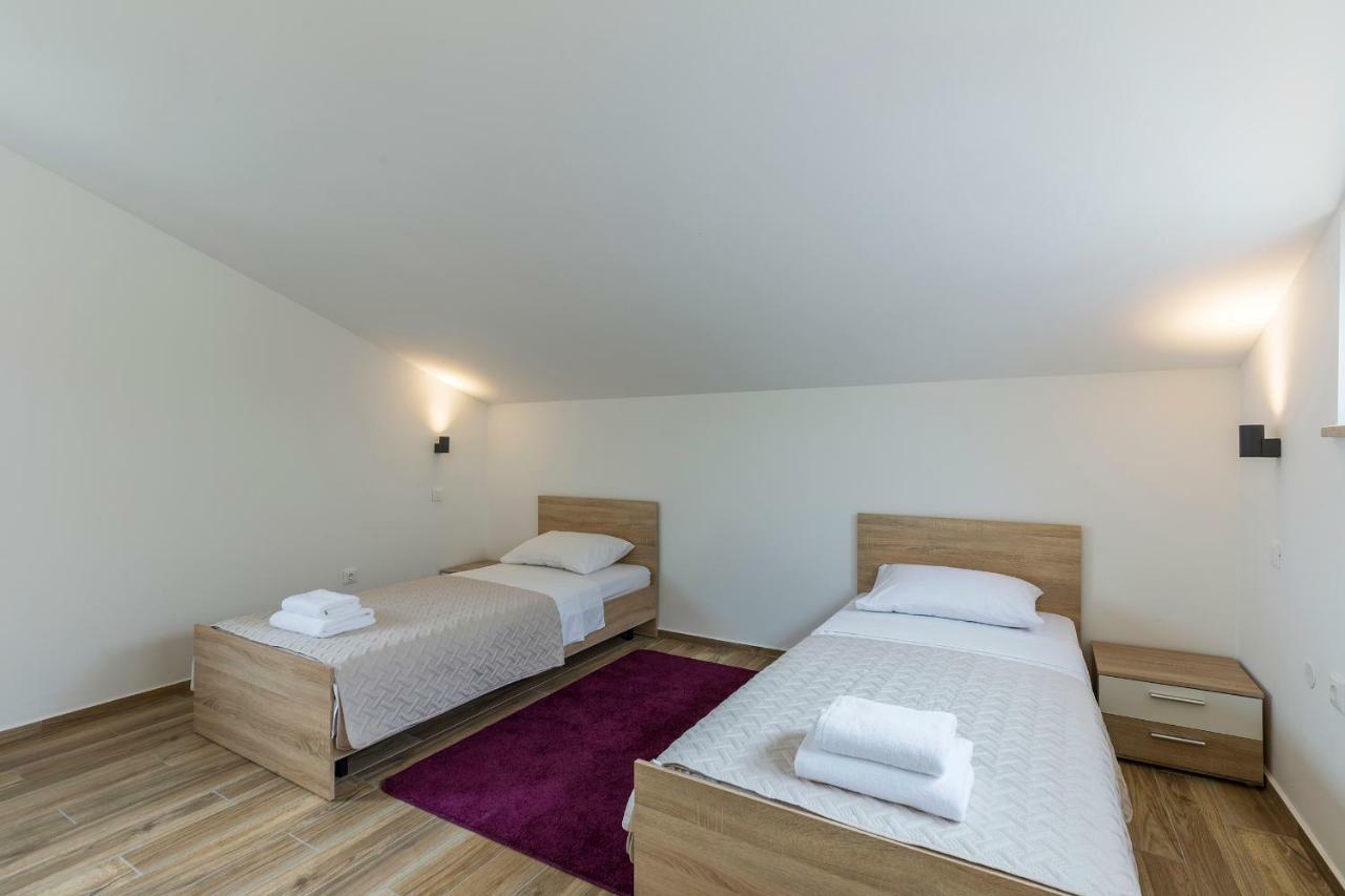 Apartmani Suzi Pula Exteriör bild