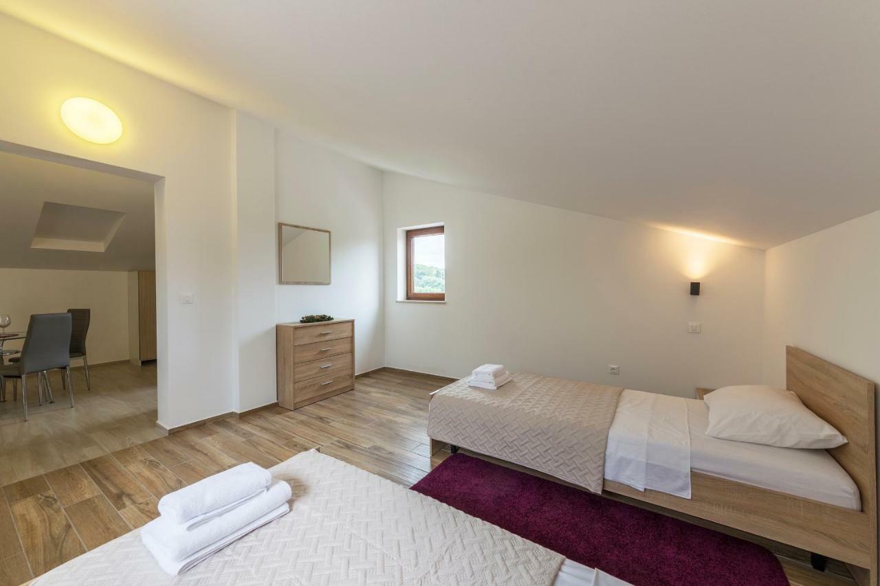 Apartmani Suzi Pula Exteriör bild