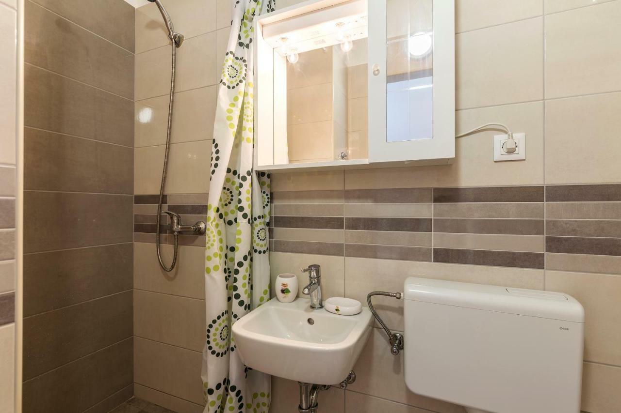 Apartmani Suzi Pula Exteriör bild