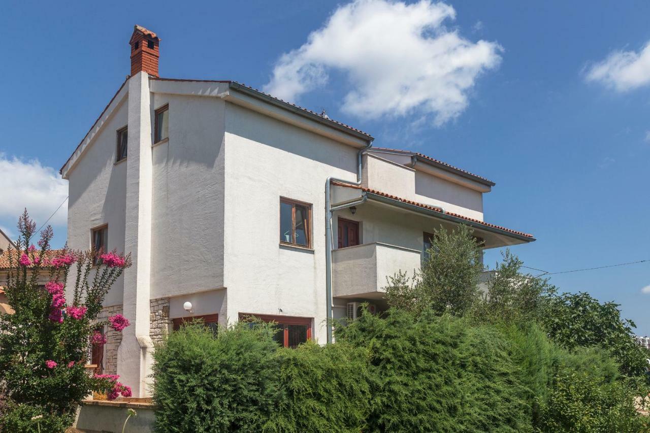 Apartmani Suzi Pula Exteriör bild