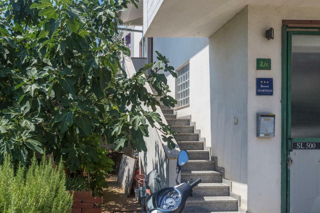 Apartmani Suzi Pula Exteriör bild